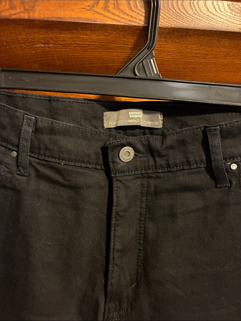 Black wide leg Levi’s - Picture 2 of 4